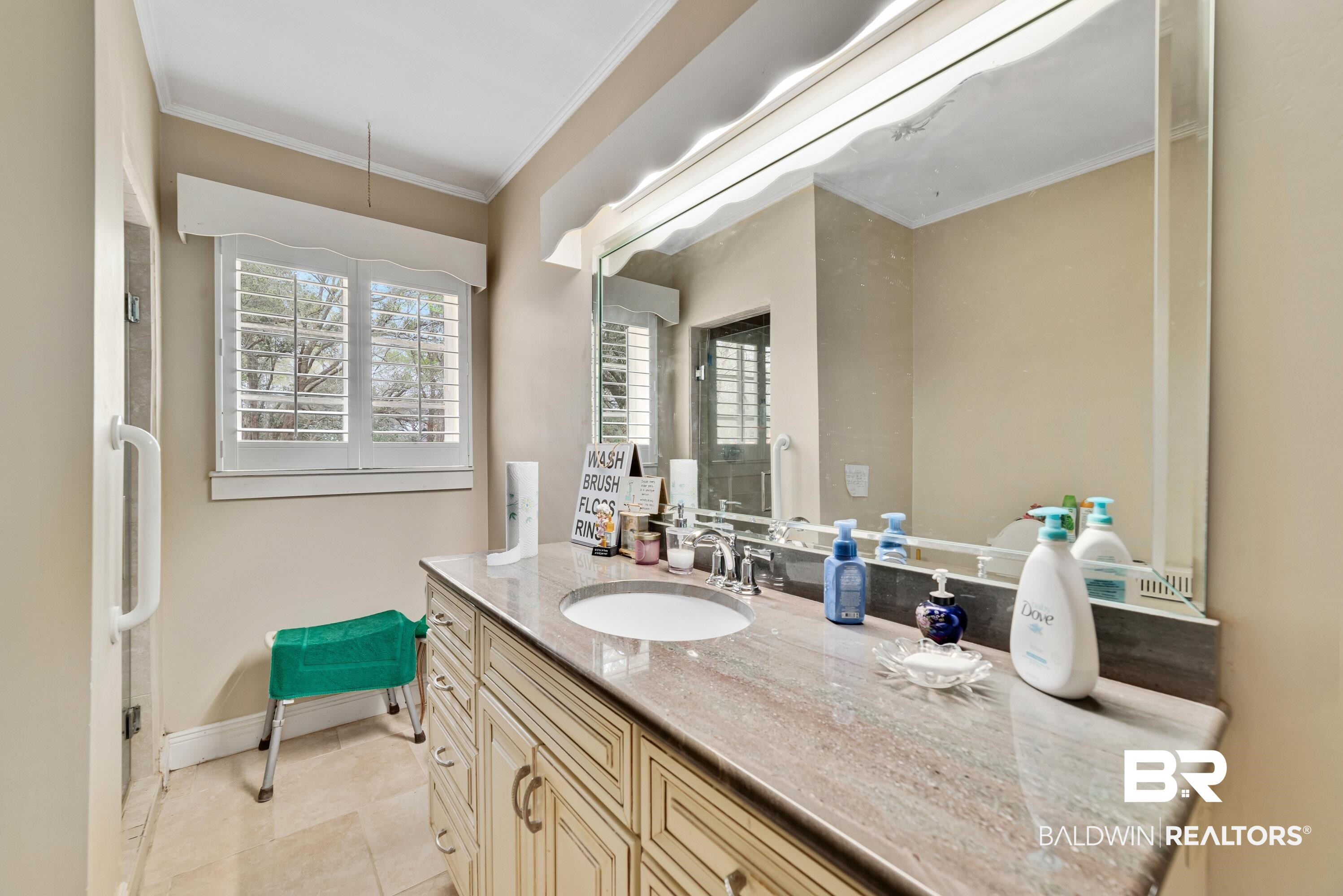 516 West Laurel Avenue Foley, AL 36535 - Photo 27 of 44 Downstairs Bath