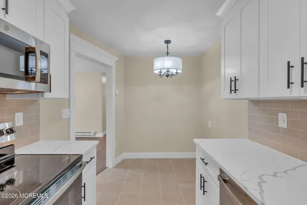 $329,000 | 168 Amberly Drive, Unit D, Manalapan, NJ 07726
