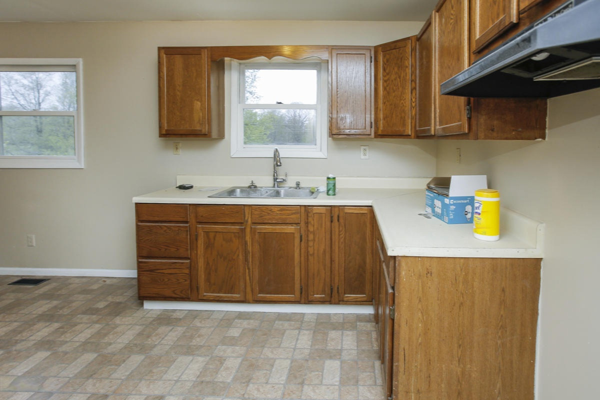 1250 Marsh Road Plainwell, MI 49080 - Photo 7 of 26 1252-1250 marsh-105