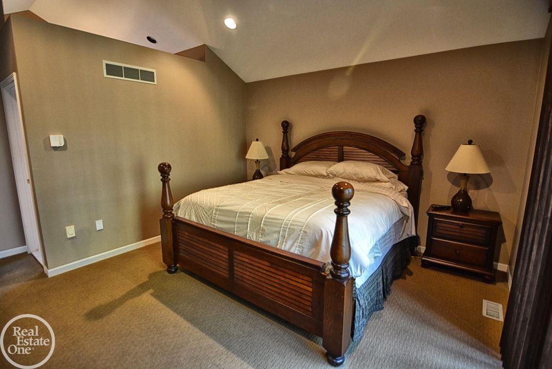 2052 Reagan Drive Rochester Hills, MI 48309 - Photo 31 of 70