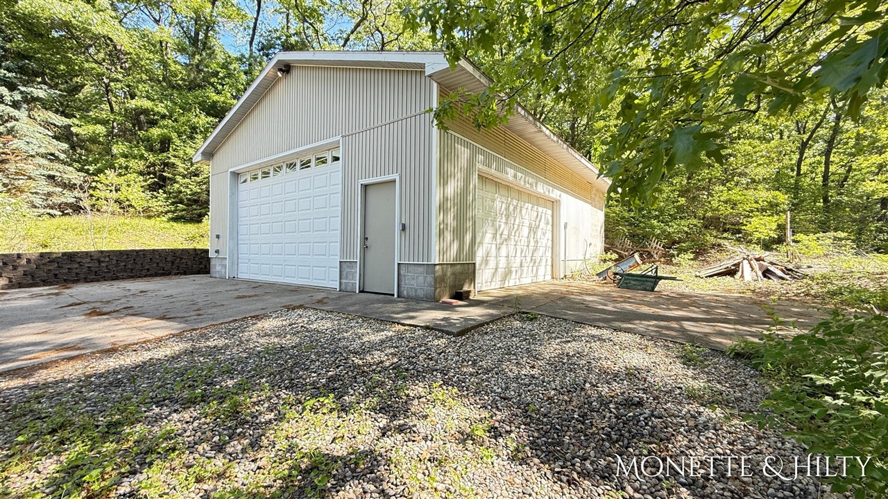 2550 Cove Road Twin Lake, MI 49457 - Photo 3 of 50