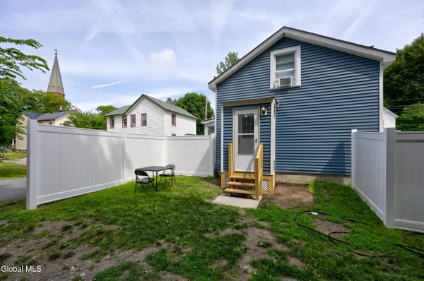 $1,400 | 56 Van Buren Street, Ballston Spa, NY 12020