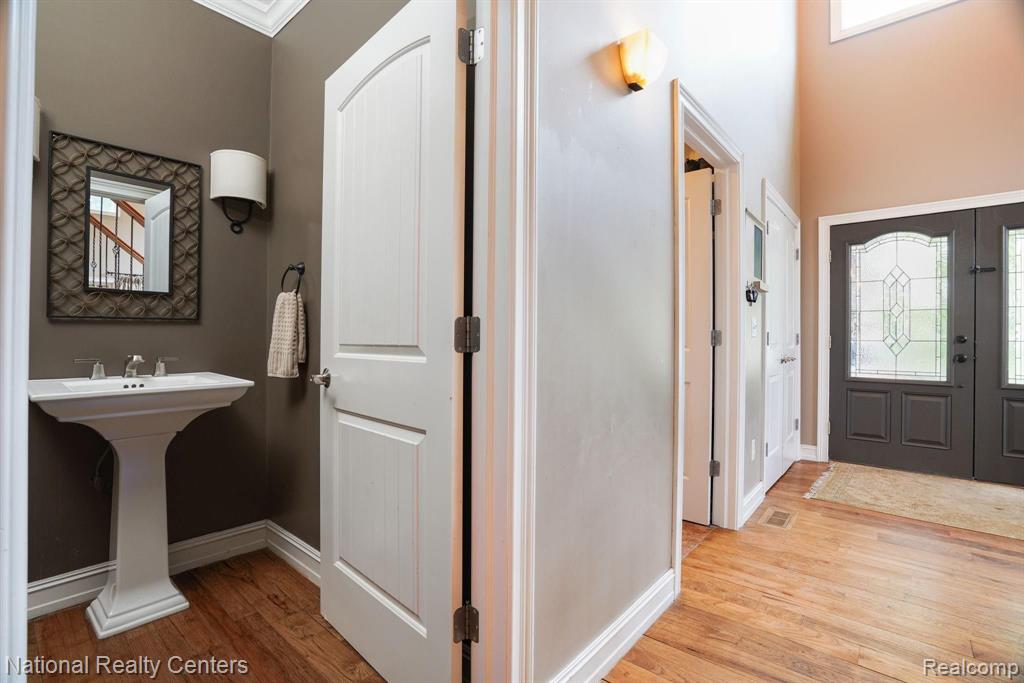1280 Inwood Road Rochester, MI 48306 - Photo 20 of 47