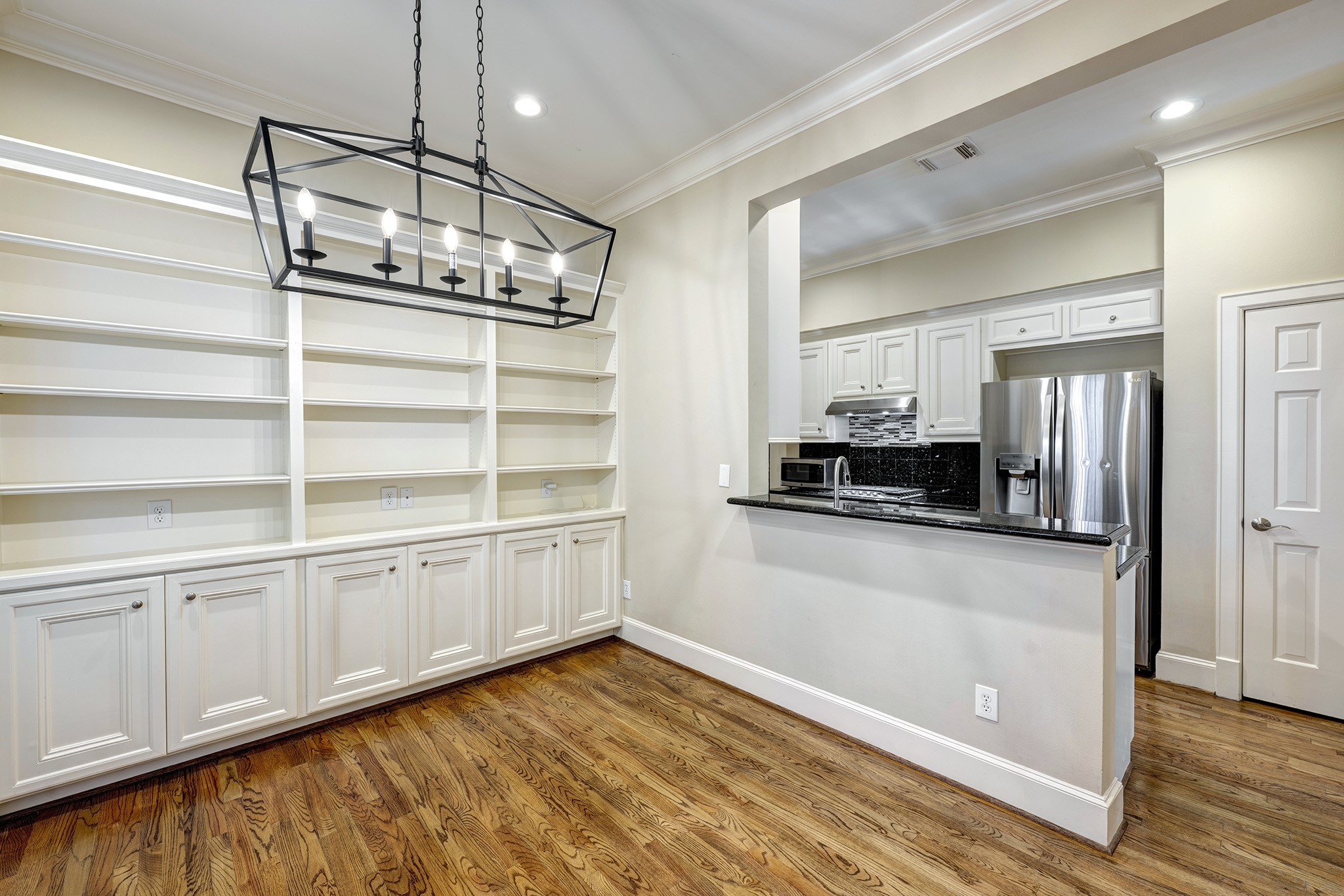 2740 Wroxton Road West University Place, TX 77005 - Photo 13 of 28 Breakfast Room looking into Kitchen