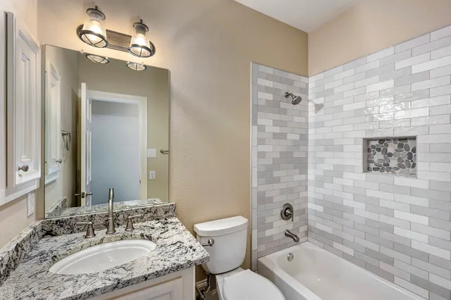 $949,000 | 2740 Wroxton Road, West University Place, TX 77005