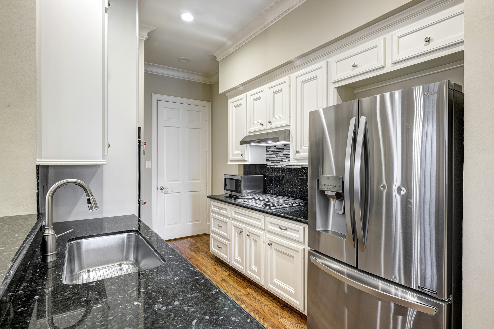 2740 Wroxton Road West University Place, TX 77005 - Photo 10 of 28 Alternate view of kitchen