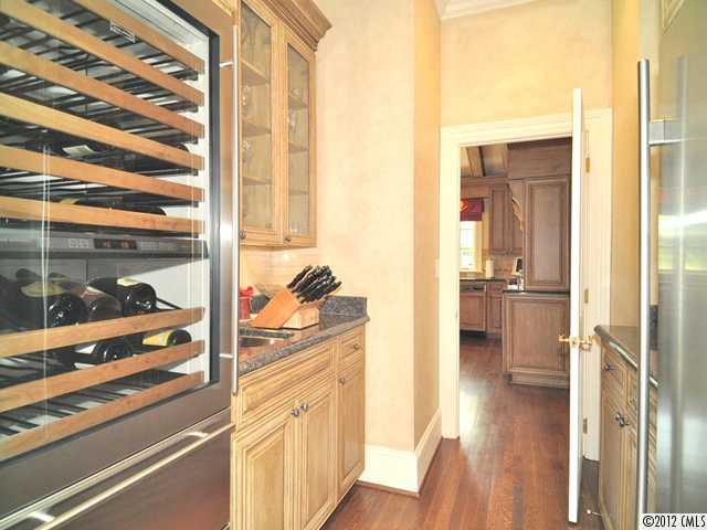 751 Edgehill Road South Charlotte, NC 28207 - Photo 8 of 16 Gallery Image 8