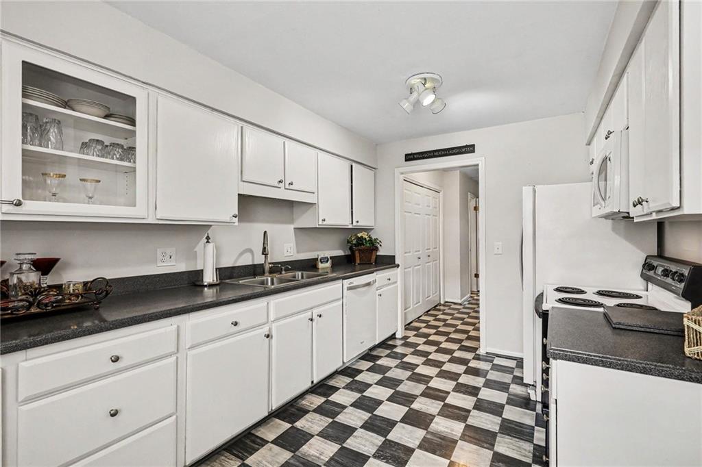 111 West Bannister Road, Unit 2 Kansas City, MO 64114 - Photo 9 of 29