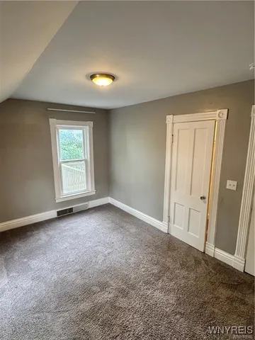 $1,200 | 260 Chestnut Street, Unit 2, Lockport City, NY 14094