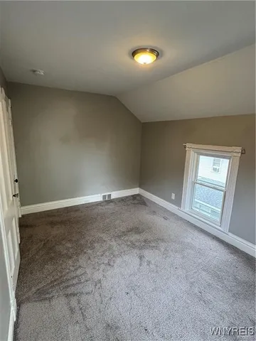 $1,200 | 260 Chestnut Street, Unit 2, Lockport City, NY 14094