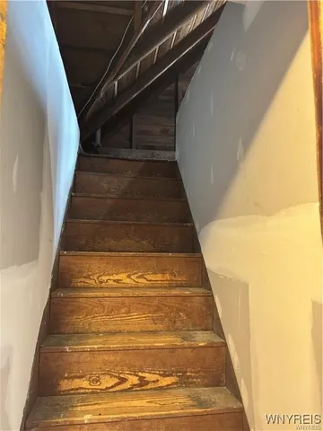 $1,200 | 260 Chestnut Street, Unit 2, Lockport City, NY 14094