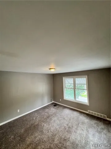 $1,200 | 260 Chestnut Street, Unit 2, Lockport City, NY 14094