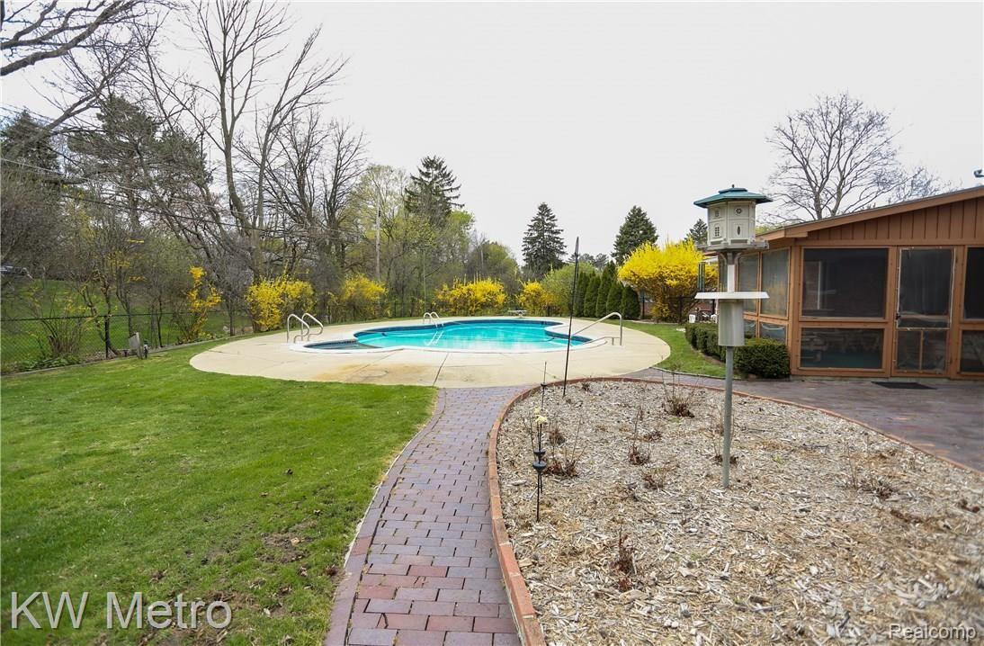942 North Reading Road Bloomfield Hills, MI 48304 - Photo 34 of 37 Reading-46.jpg