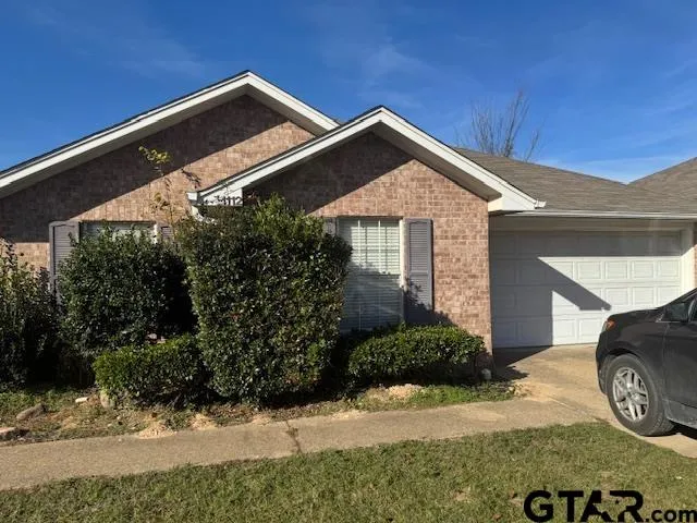 $225,000 | 1112 Woodlands Park Drive, Lindale, TX 75771