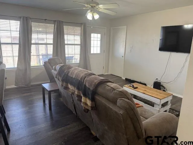 $225,000 | 1112 Woodlands Park Drive, Lindale, TX 75771