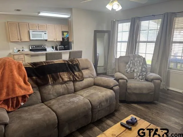 $225,000 | 1112 Woodlands Park Drive, Lindale, TX 75771