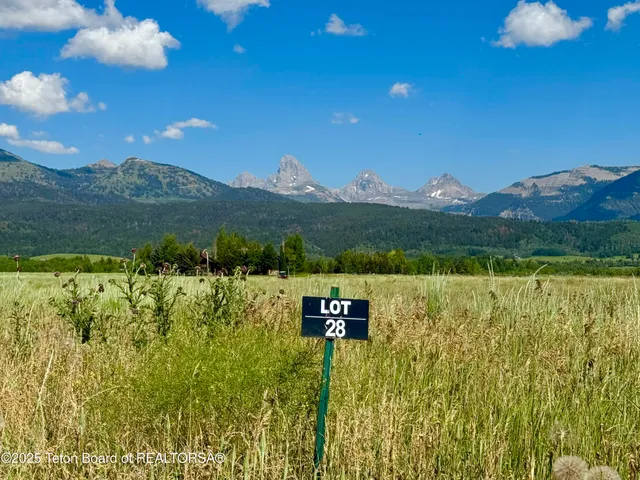 $940,000 | 2410-2415 Snow Crest Ranch Drive, Driggs, ID 83422