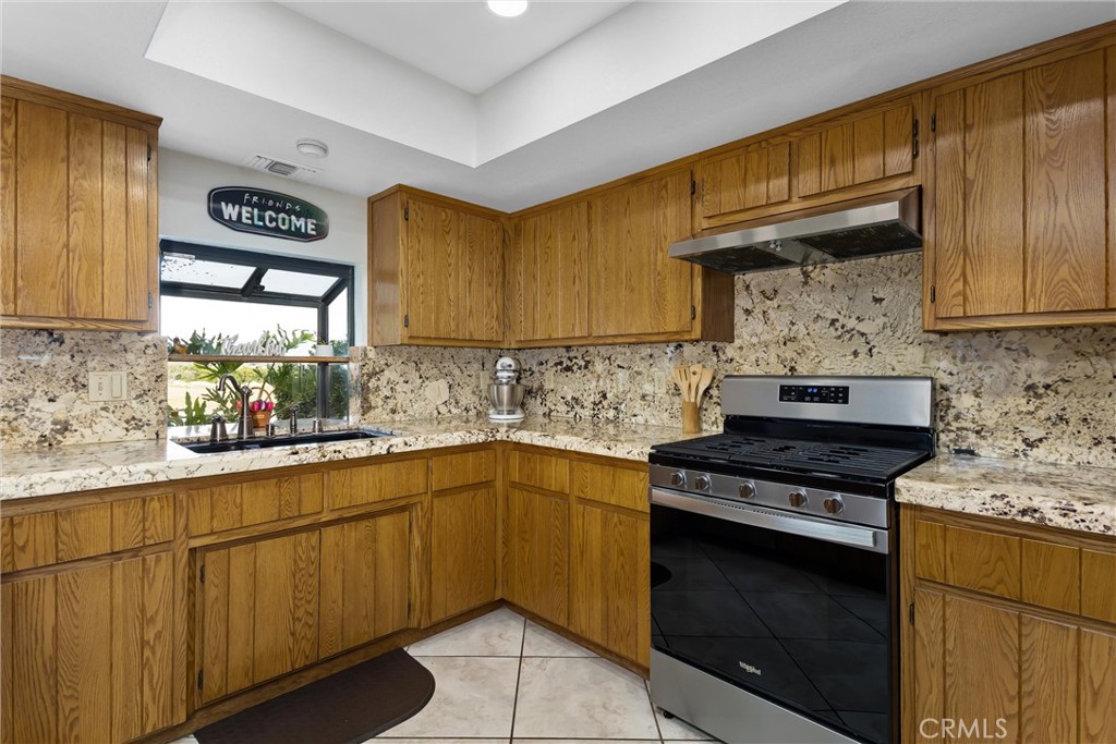 28450 Live Oak Canyon Road Redlands, CA 92373 - Photo 5 of 52