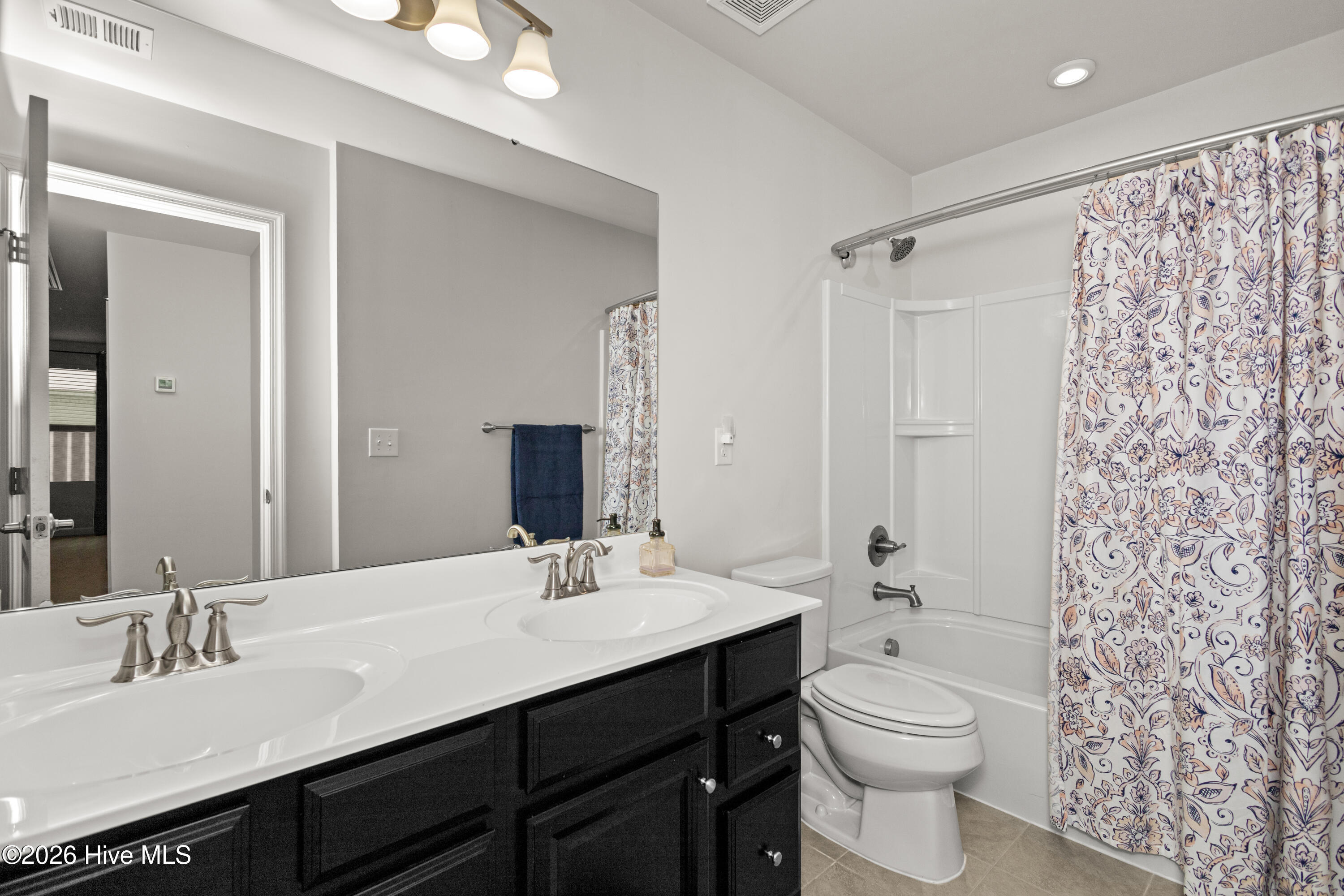 217 Sunny Lake Road Moyock, NC 27958 - Photo 38 of 75 Full Hall Bath