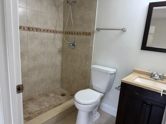 $1,995 | 407 Meadows Circle, Unit 407, Boynton Beach, FL 33436