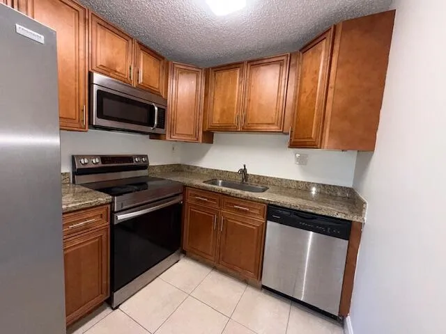 $1,995 | 407 Meadows Circle, Unit 407, Boynton Beach, FL 33436