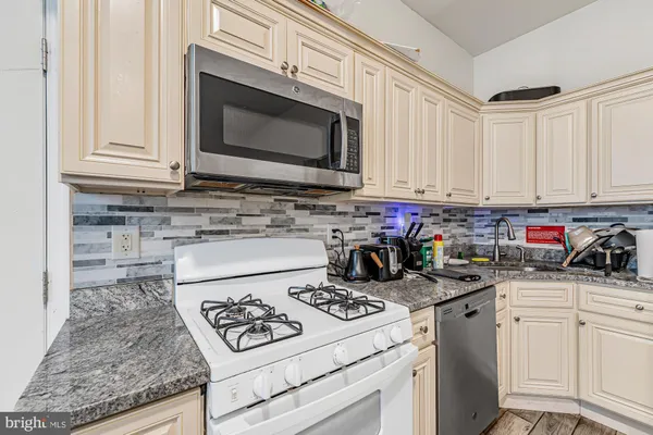 $5,820 | 4011 Pine Street, Philadelphia, PA 19104