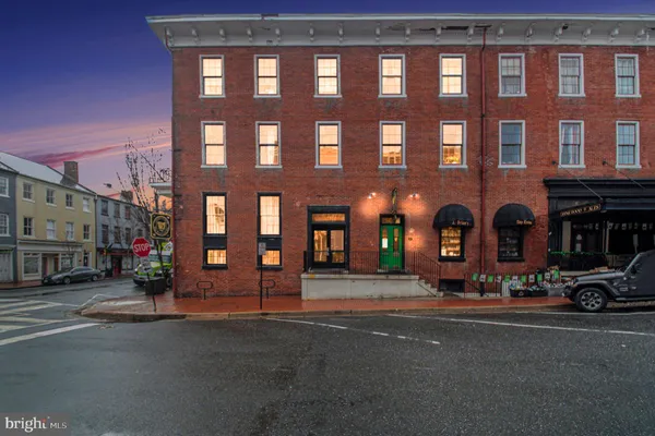 $1,825 | 200 Hanover Street, Unit 3A, Fredericksburg, VA 22401