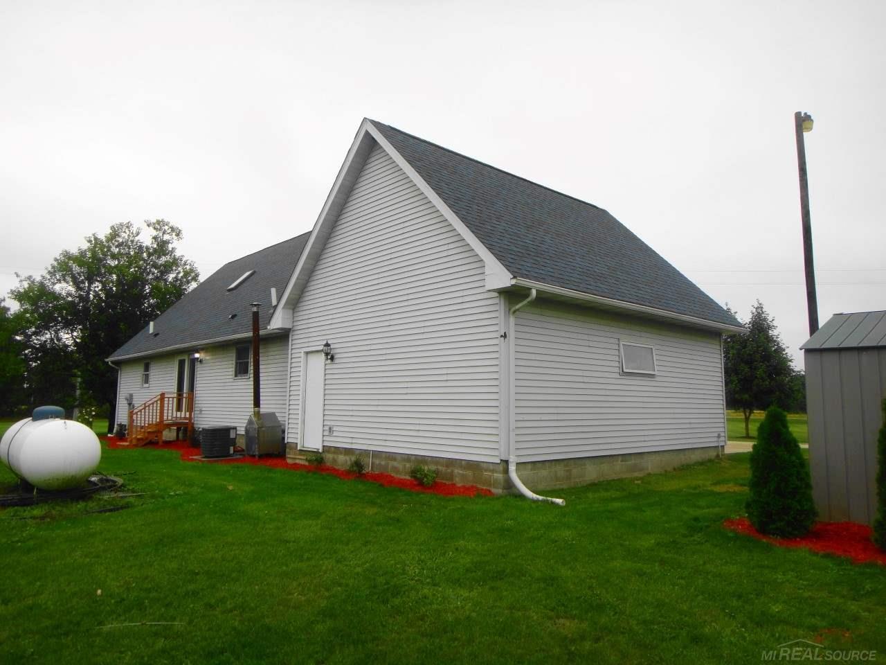 5989 Newark Road Imlay City, MI 48444 - Photo 13 of 30 Gallery Image 13