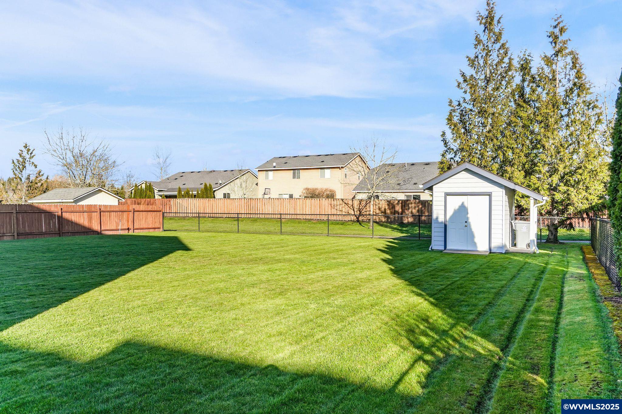 2009 Northwest Ravenwood Court Albany, OR 97321 - Photo 40 of 46 Gallery Image 40
