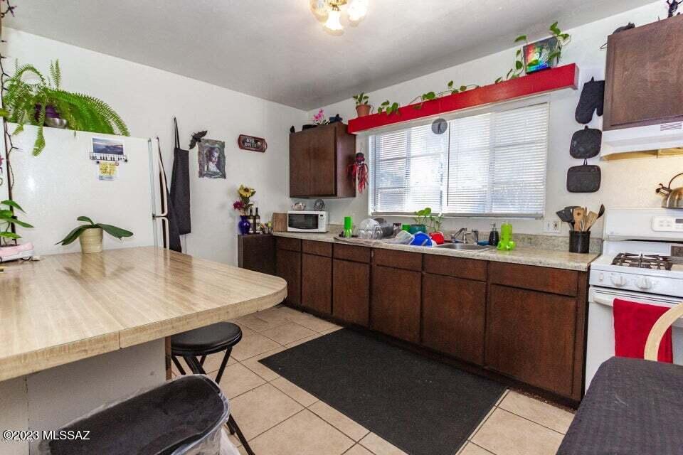 141 East Mojave Road Tucson, AZ 85705 - Photo 8 of 24
