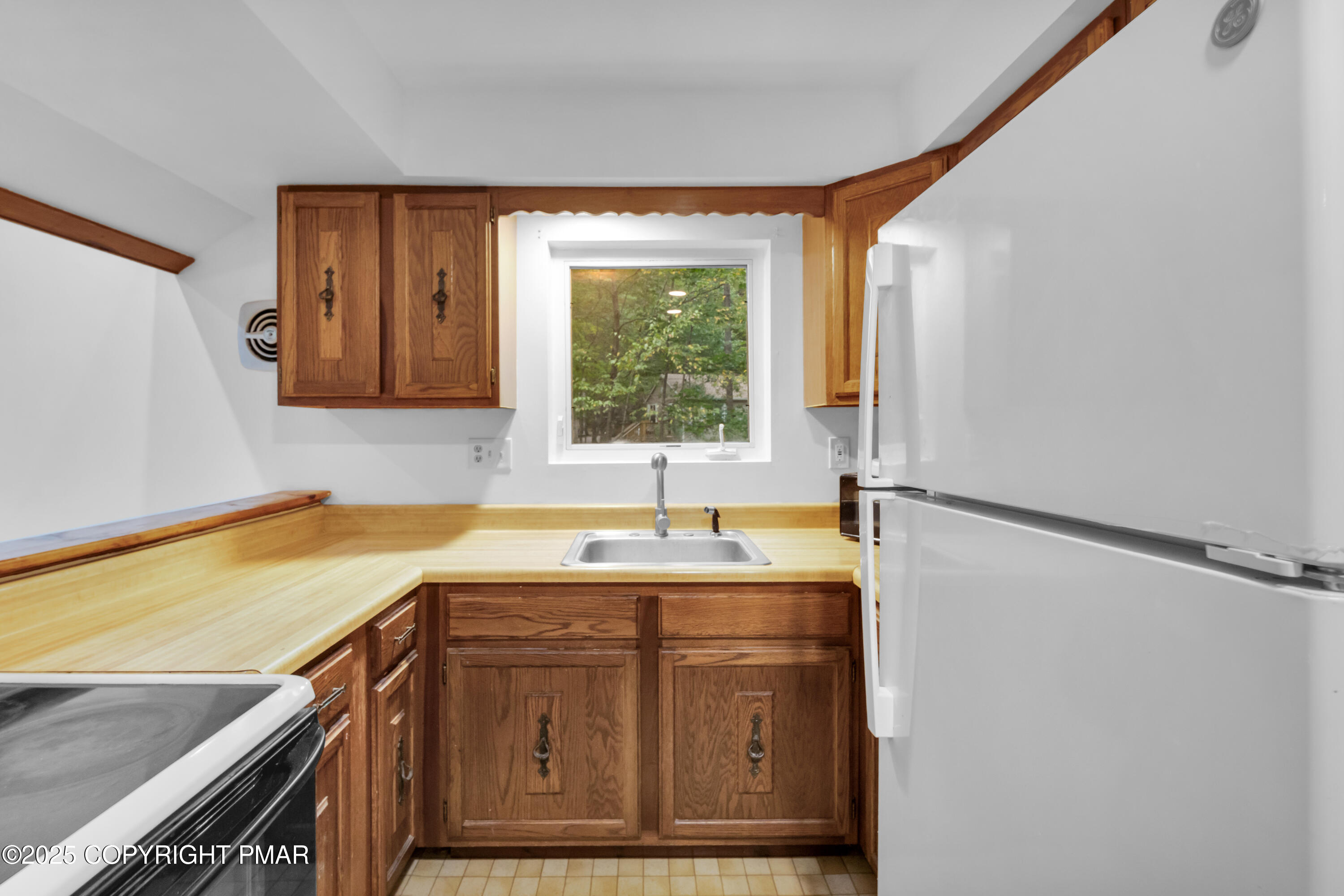 326 Otter Court Bushkill, PA 18324 - Photo 15 of 47 0A5A2132