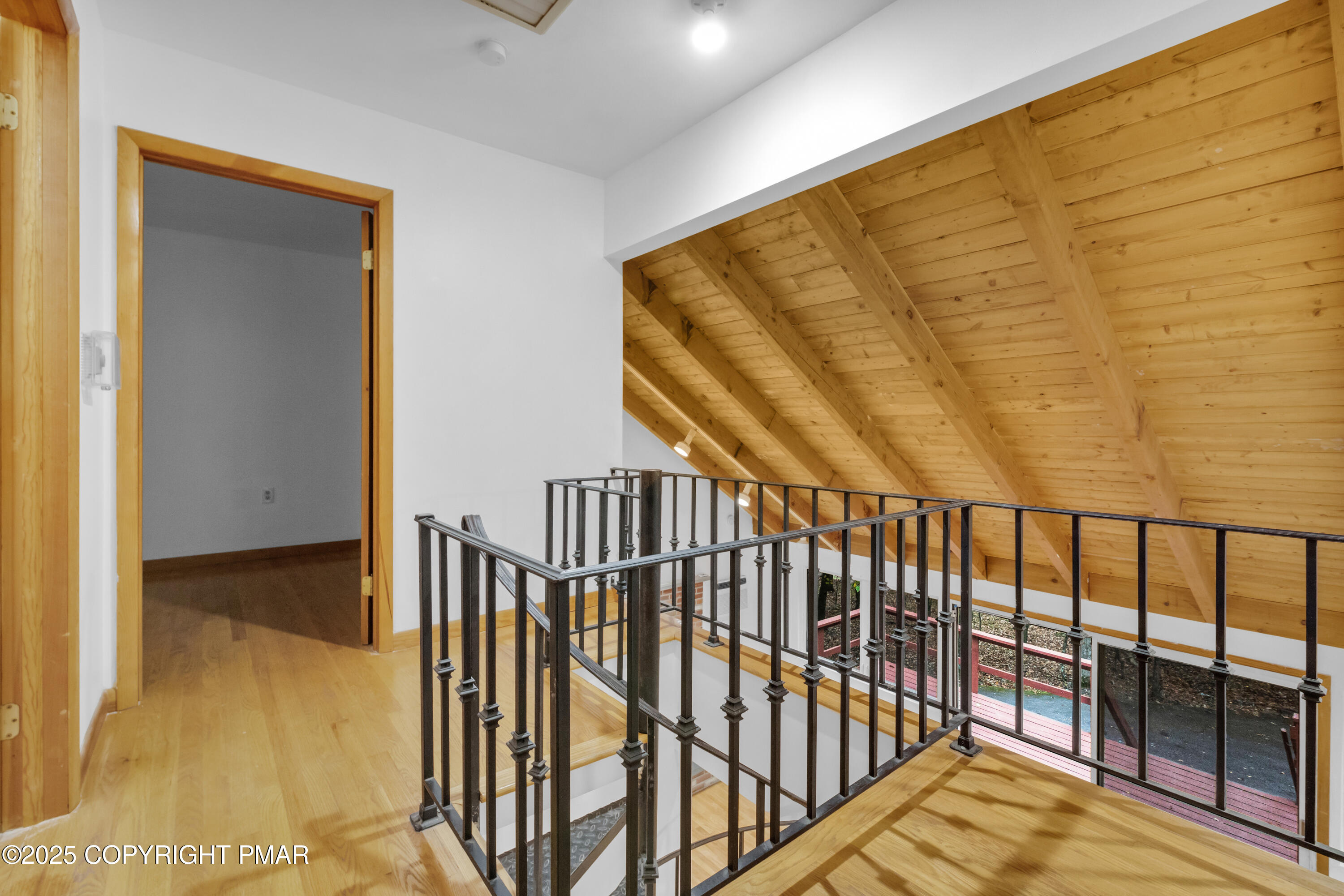 326 Otter Court Bushkill, PA 18324 - Photo 23 of 47 a view of entryway