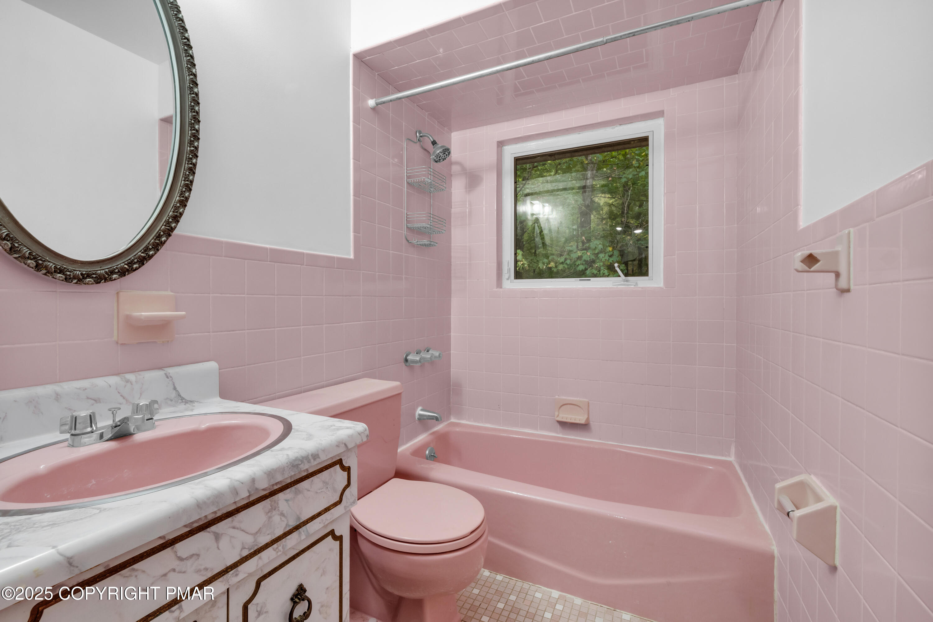 326 Otter Court Bushkill, PA 18324 - Photo 30 of 47 0A5A2076