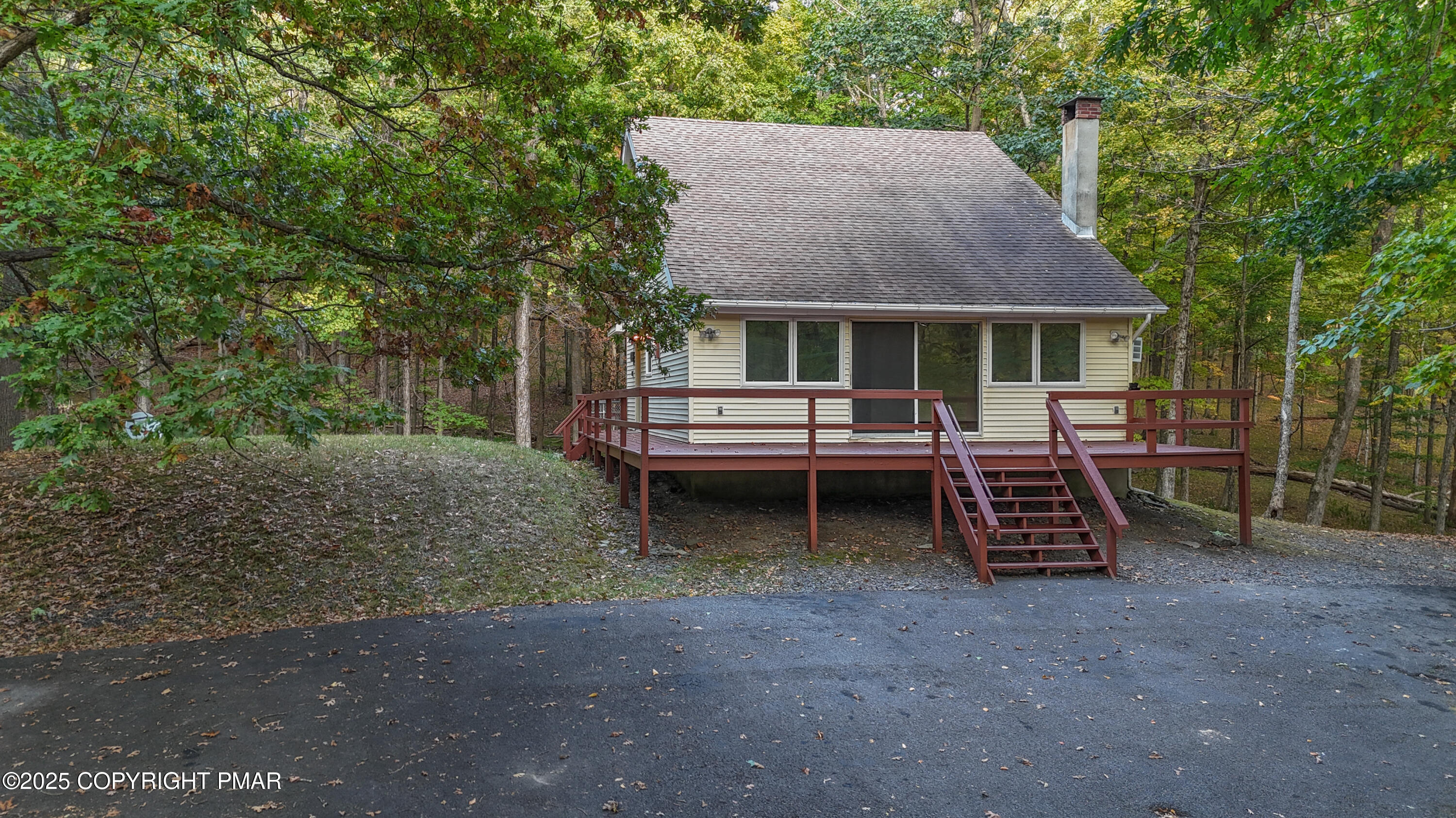 326 Otter Court Bushkill, PA 18324 - Photo 40 of 47 DJI_20250922180815_0068_D