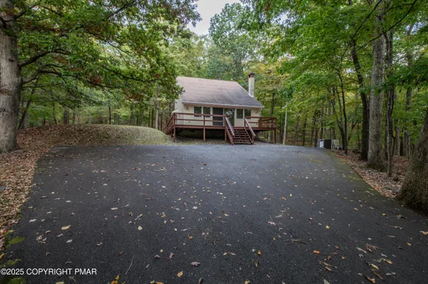 $209,900 | 326 Otter Court, Bushkill, PA 18324