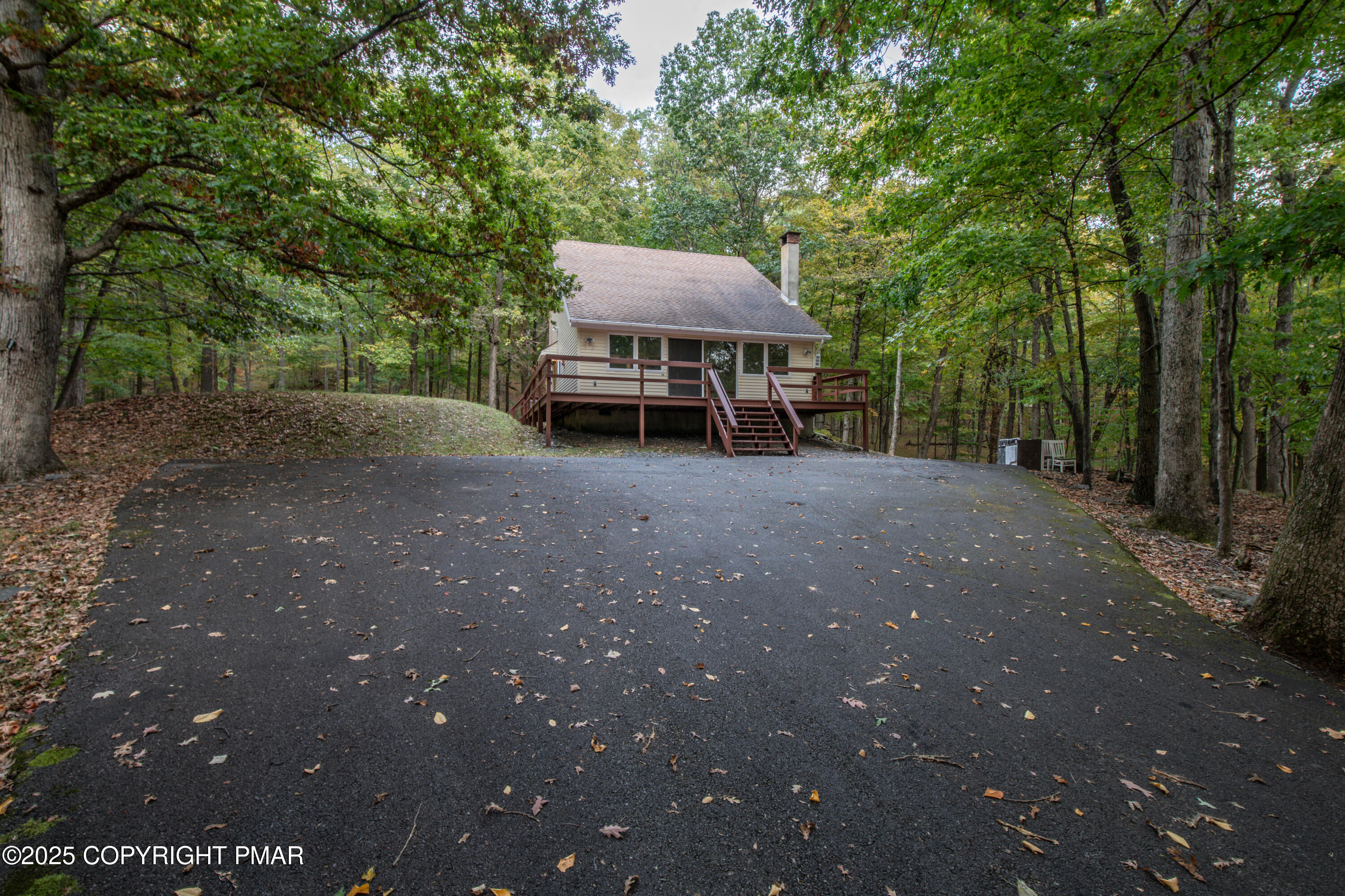 326 Otter Court Bushkill, PA 18324 - Photo 42 of 47 0A5A2030-HDR