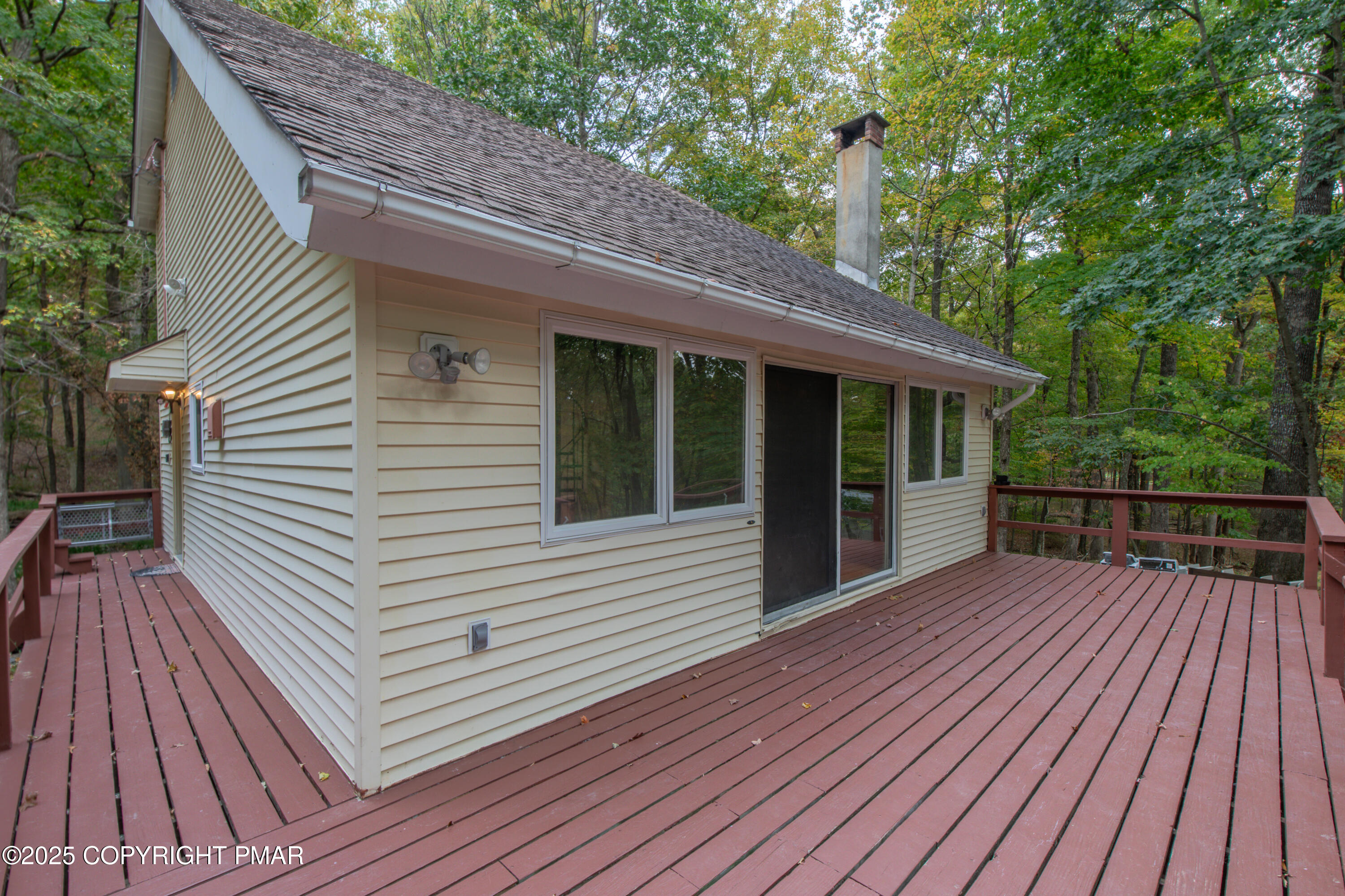 326 Otter Court Bushkill, PA 18324 - Photo 9 of 47 0A5A2062-HDR