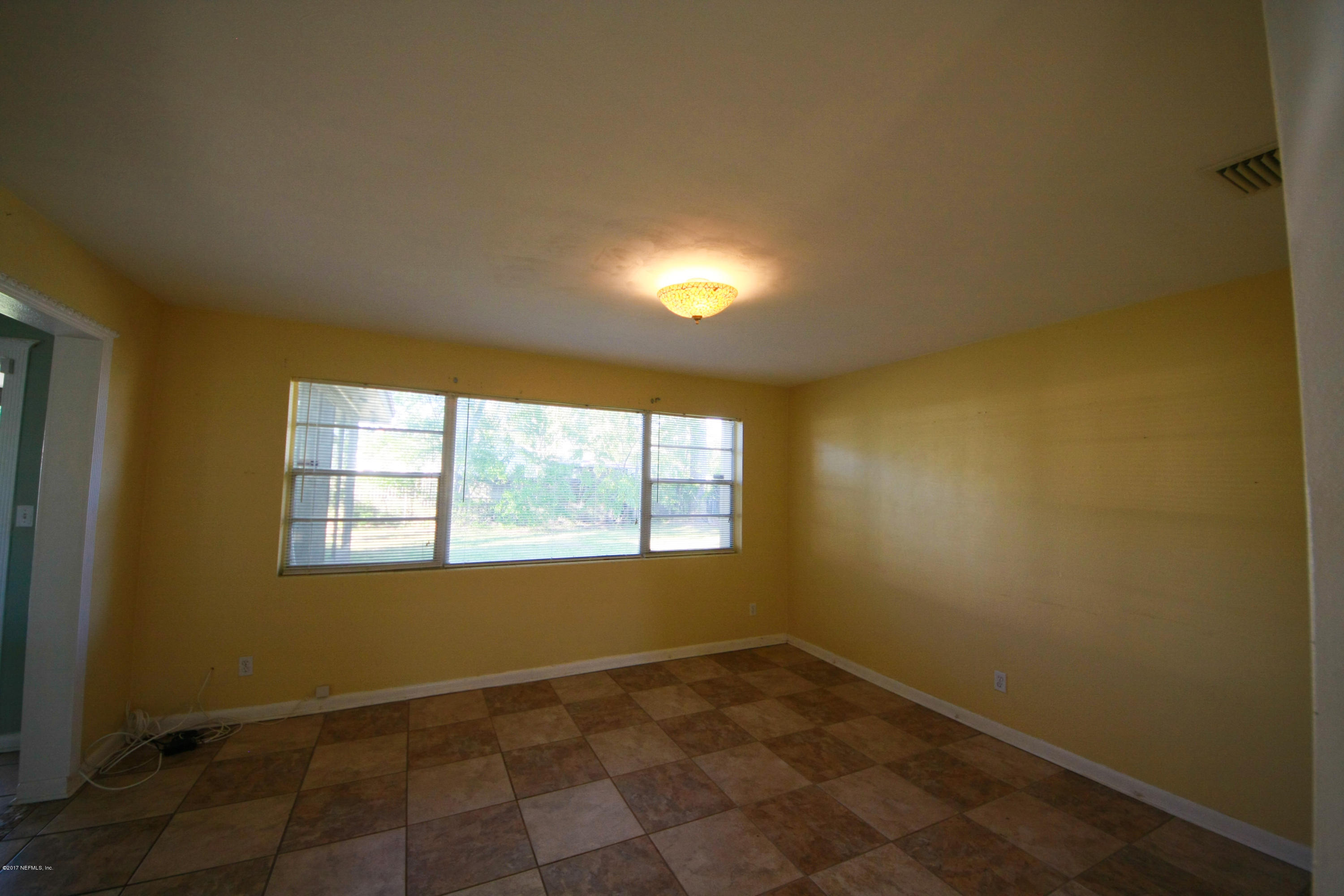 6243 Diane Road Jacksonville, FL 32277 - Photo 4 of 21 diane 1