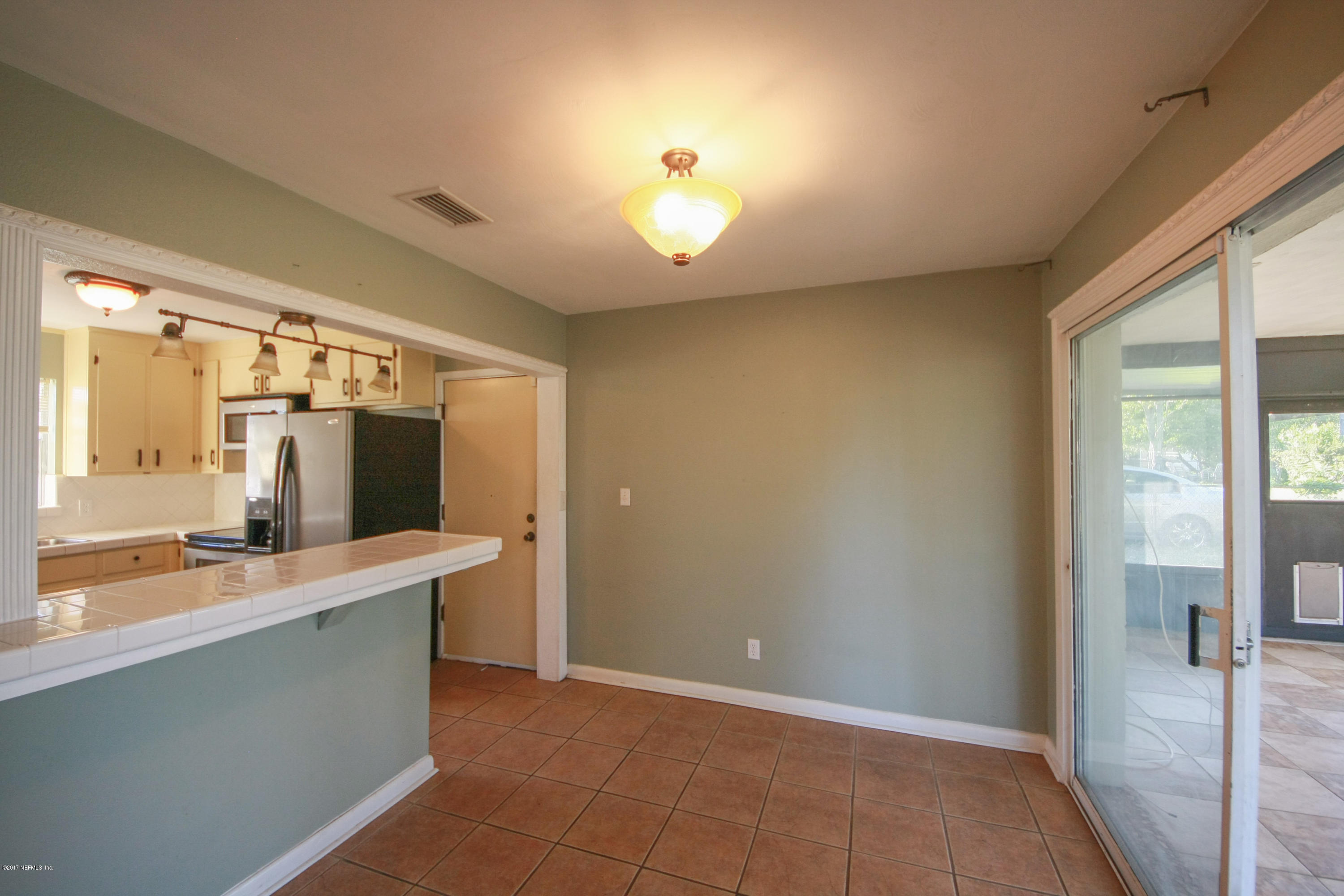 6243 Diane Road Jacksonville, FL 32277 - Photo 5 of 21 diane 12
