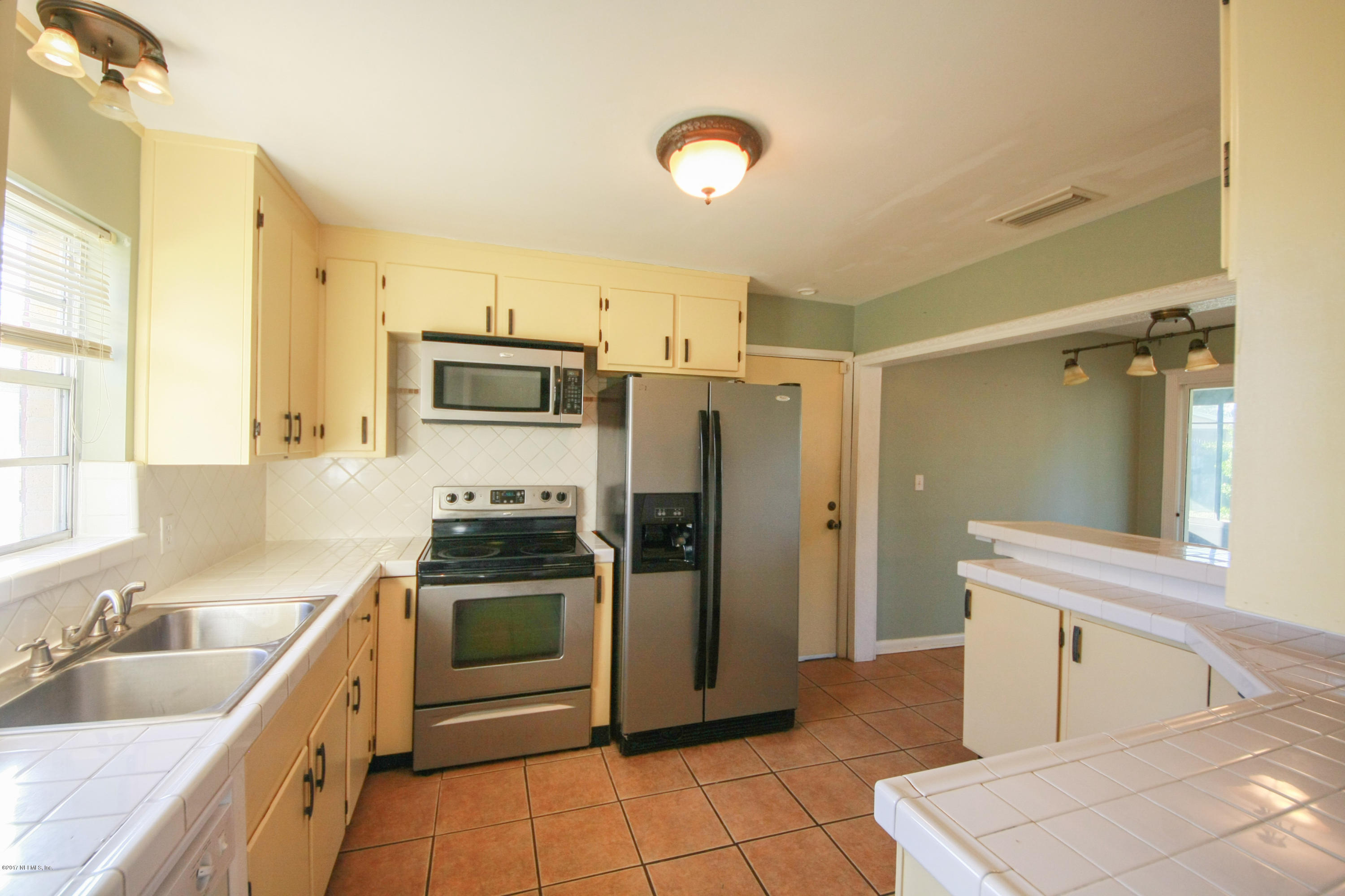 6243 Diane Road Jacksonville, FL 32277 - Photo 6 of 21 diane 16