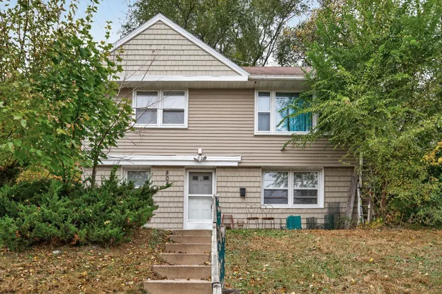 $290,000 | 804 8th Avenue South, South St. Paul, MN 55075