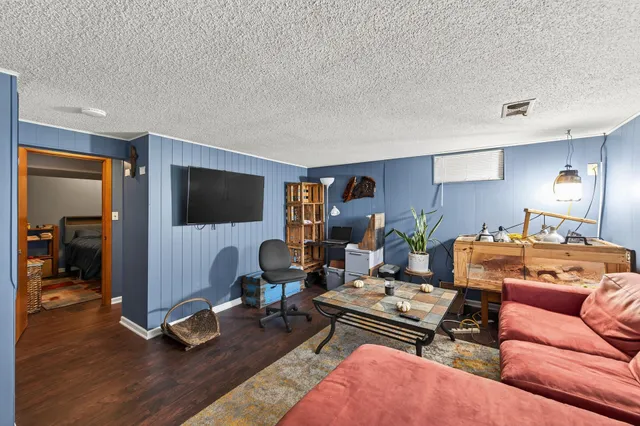 $290,000 | 804 8th Avenue South, South St. Paul, MN 55075