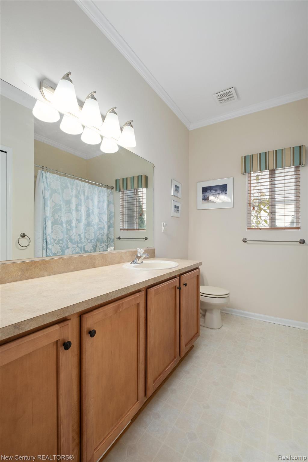 2164 Lagoon Drive Rochester, MI 48309 - Photo 27 of 48 Gallery Image 27