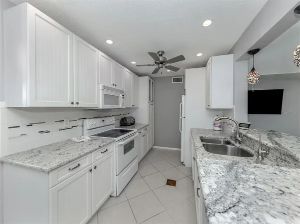 $489,000 | 1555 Tarpon Center Drive, Unit 255, Venice, FL 34285