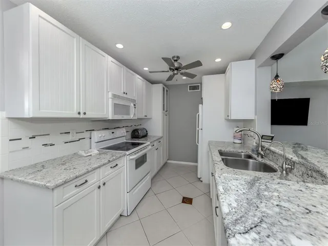 $519,000 | 1555 Tarpon Center Drive, Unit 255, Venice, FL 34285