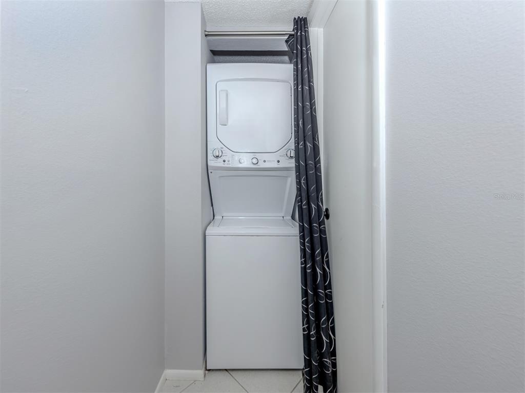 1555 Tarpon Center Drive, Unit 255 Venice, FL 34285 - Photo 24 of 57 a bathroom with a toilet and a sink