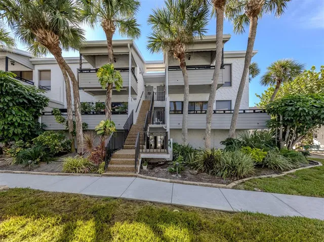 $519,000 | 1555 Tarpon Center Drive, Unit 255, Venice, FL 34285