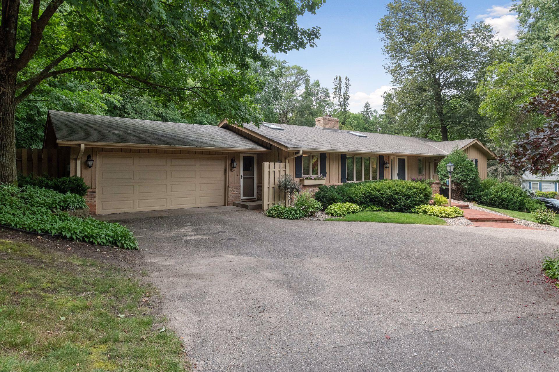 4624 Sparrow Road Minnetonka, MN 55345 - Photo 4 of 48 Gallery Image 4