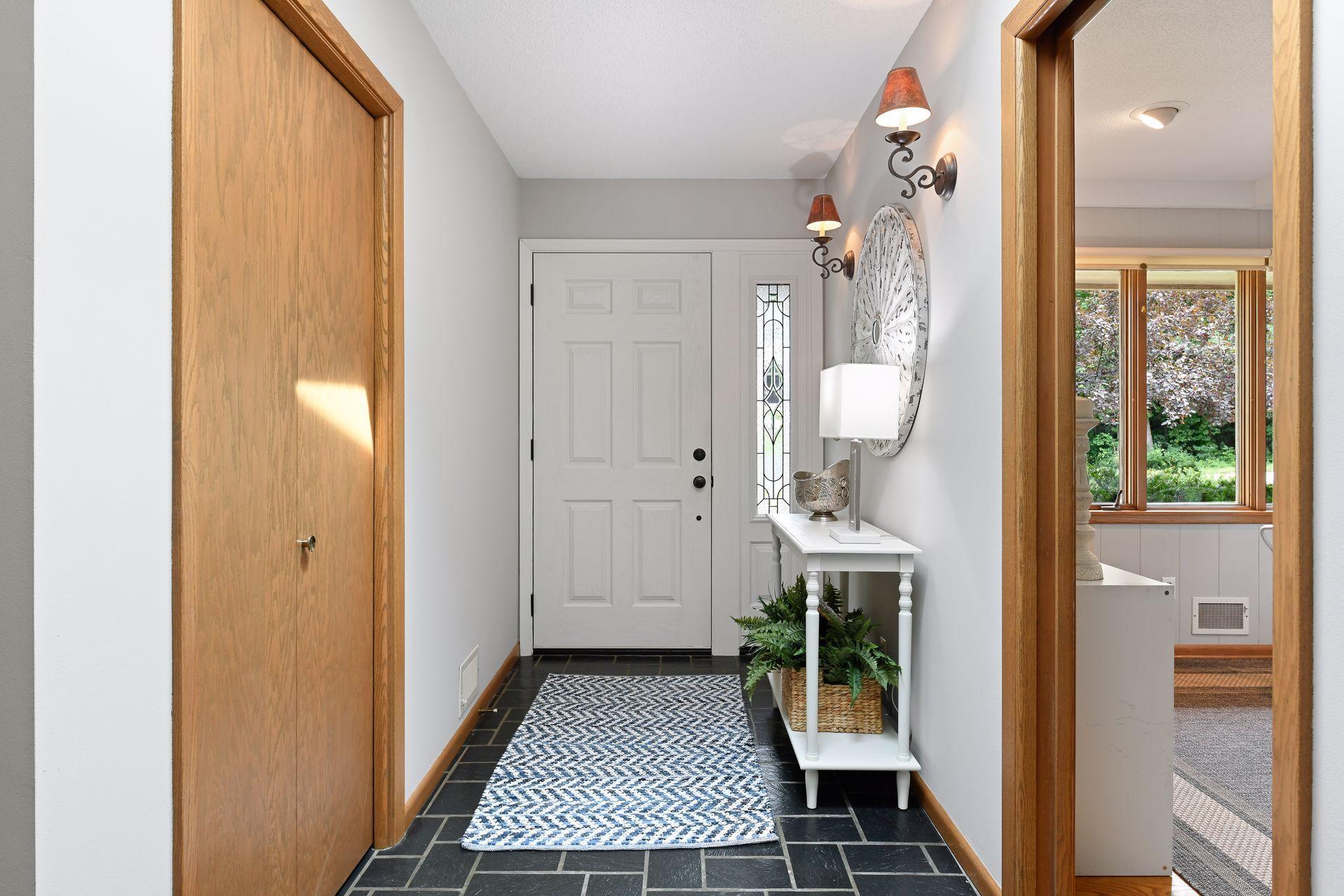 4624 Sparrow Road Minnetonka, MN 55345 - Photo 5 of 48 Gallery Image 5
