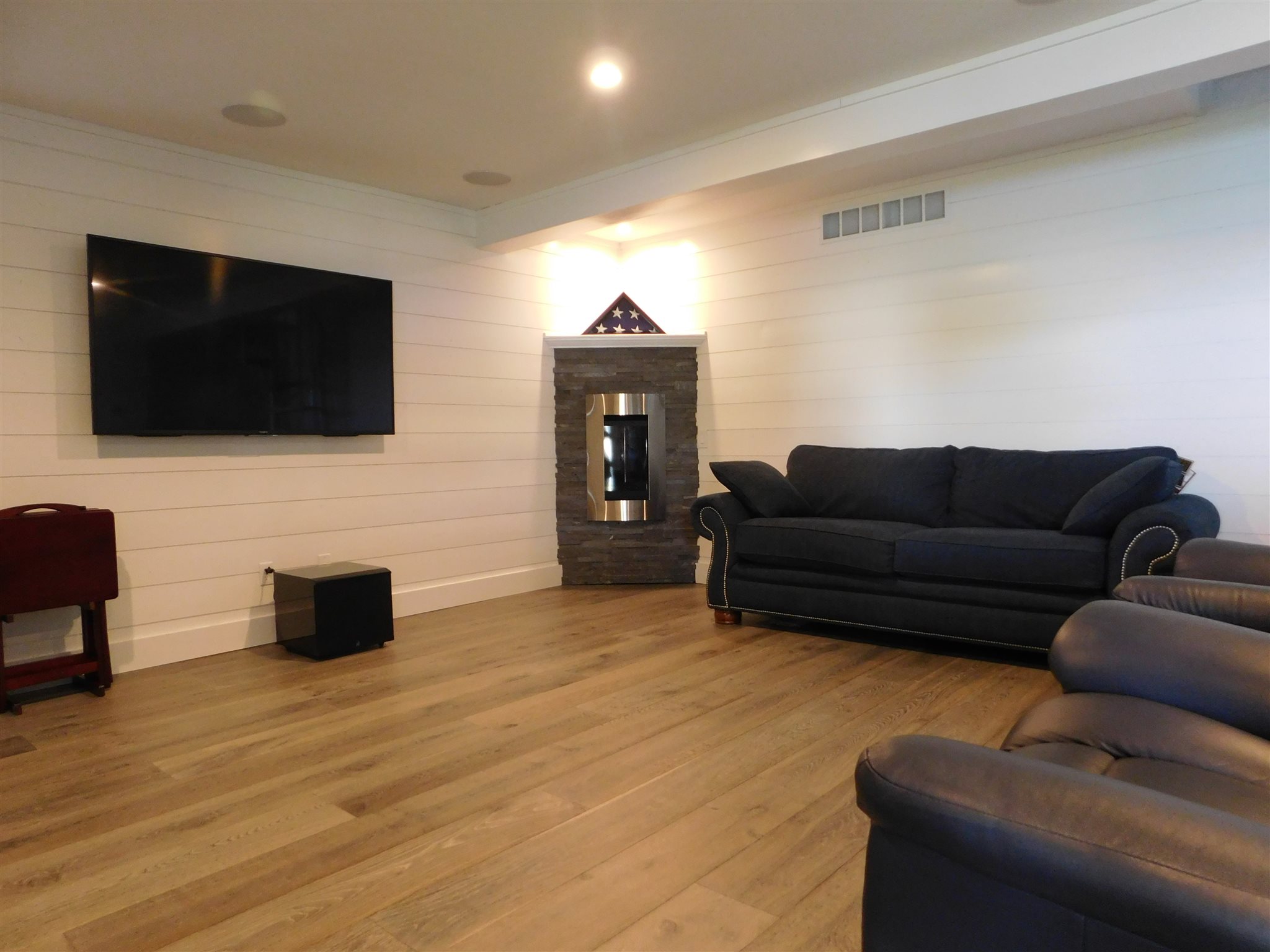 595 East Lake View Road Syracuse, IN 46567 - Photo 15 of 35 Gallery Image 15